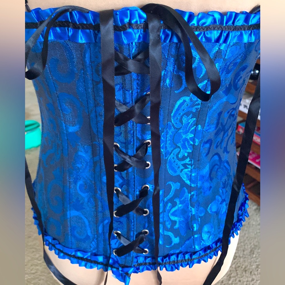 Corsets Size XL - Picture 8 of 15